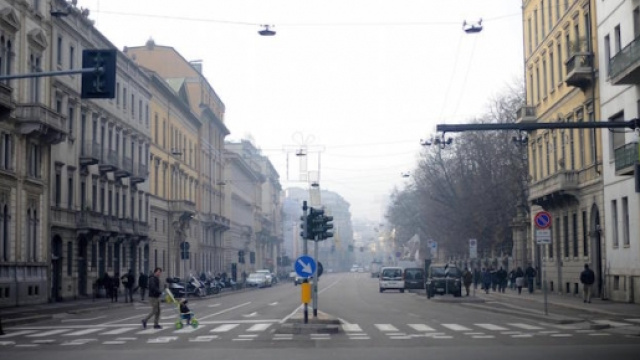 Città italiane sempre più inquinate, blocco auto