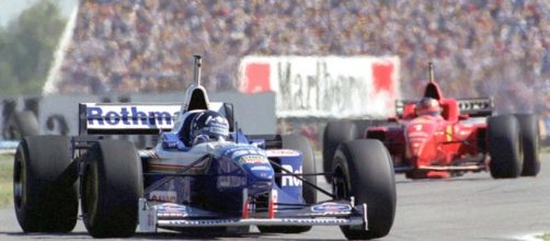 El inglés Damon Hill gana la carrera en 1995