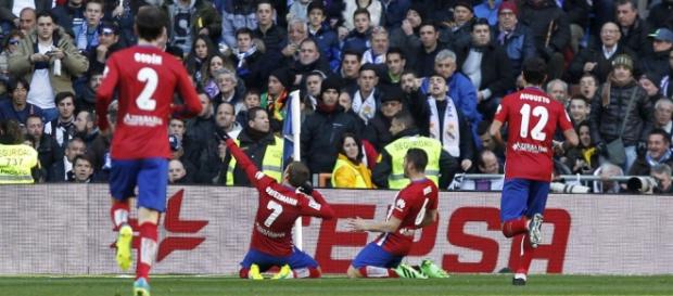 Antoine Griezmann celebra el triunfo rojiblanco Antoine Griezmann celebra el triunfo rojiblanco
