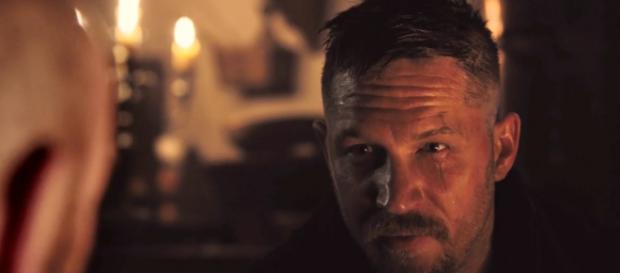 Tom Hardy in una scena di Taboo Tom Hardy in una scena di Taboo