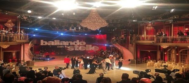 Ballando con le Stelle: lite Lucarelli-Argento Ballando con le Stelle: lite Lucarelli-Argento