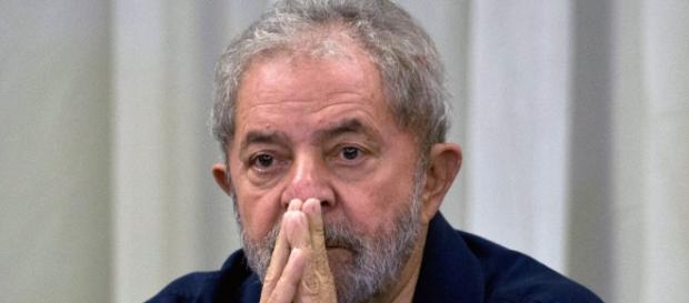 Lula nega que tenha ligações com imóveis Lula nega que tenha ligações com imóveis