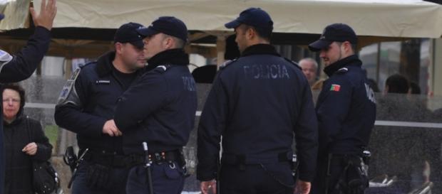 Polícias na manutenção da ordem Polícias na manutenção da ordem