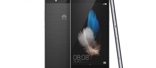 Anche lo smartphone Huawei P8 è in offerta