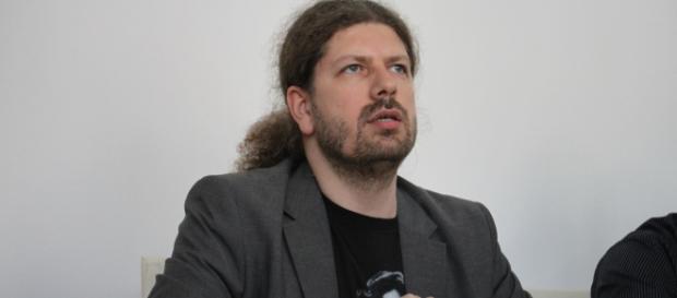 Cernea insistă cu legea parteneriatului civil Cernea insistă cu legea parteneriatului civil