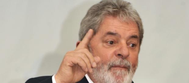 Defesa de Lula ganha '"fôlego" com erro processual Defesa de Lula ganha '"fôlego" com erro processual