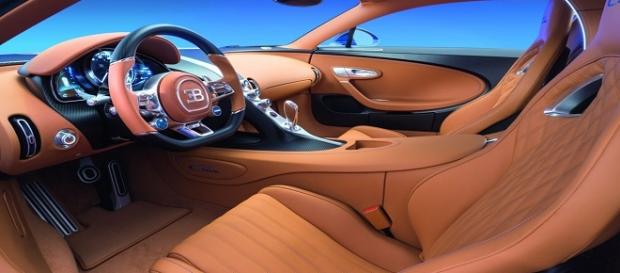 Fotografía del Interior del Bugatti Chiron Fotografía del Interior del Bugatti Chiron