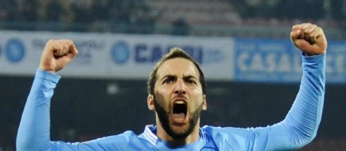 Higuain in campo contro la Lazio