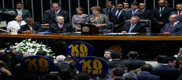 Dilma Rousseff discursa ao lado de Renan Calheiros Dilma Rousseff discursa ao lado de Renan Calheiros