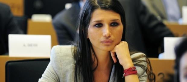 Elena Basescu nu mai câștigă ca pe vremuri Elena Basescu nu mai câștigă ca pe vremuri