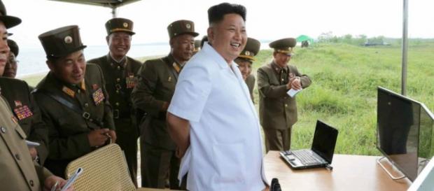Kim Jong- un listo para lanzar un cohete espacial Kim Jong- un listo para lanzar un cohete espacial
