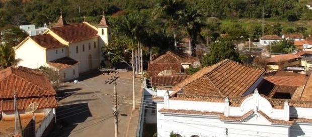 Onça de Pitangui, cidade com 3 mil habitantes Onça de Pitangui, cidade com 3 mil habitantes