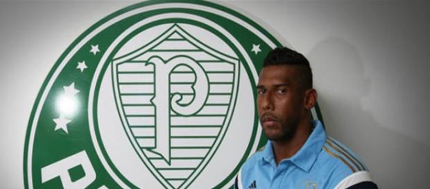 Aranha posando em apresentação no Palmeiras Aranha posando em apresentação no Palmeiras