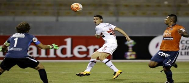 Argentino Calleri empata para o São Paulo Argentino Calleri empata para o São Paulo