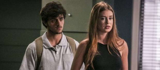 Eliza e Jonatas brigam feio por ciúmes Eliza e Jonatas brigam feio por ciúmes