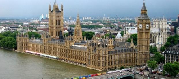 Inglaterra oferece mais de 240 postos de trabalho. Inglaterra oferece mais de 240 postos de trabalho.