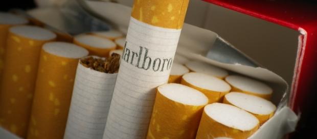 Marlborro cigarettes (Wikipedia) Marlborro cigarettes (Wikipedia)
