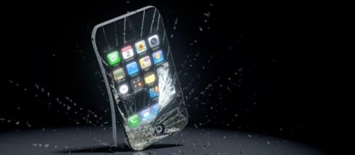 iPhone con vetro rotto?Lo sostituisce Apple,gratis
