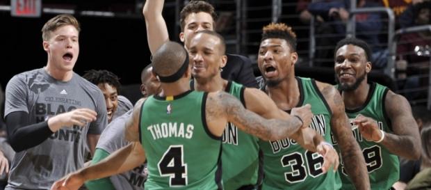 Boston Celtics comemorando a vitória. Boston Celtics comemorando a vitória.