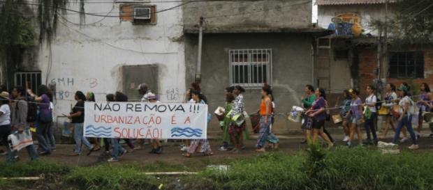 Moradores remanescentes da Vila do Autódromo. Moradores remanescentes da Vila do Autódromo.