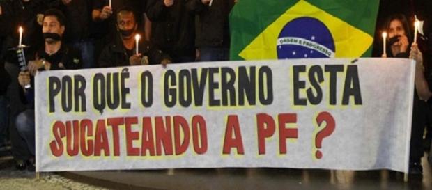 PF denuncia sucateamento no Facebook PF denuncia sucateamento no Facebook