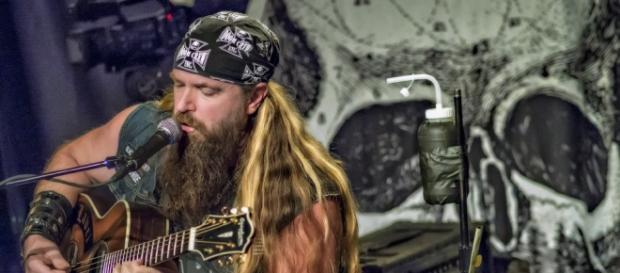 Zakk Wylde regressa a solo com Book Of Shadows II Zakk Wylde regressa a solo com Book Of Shadows II
