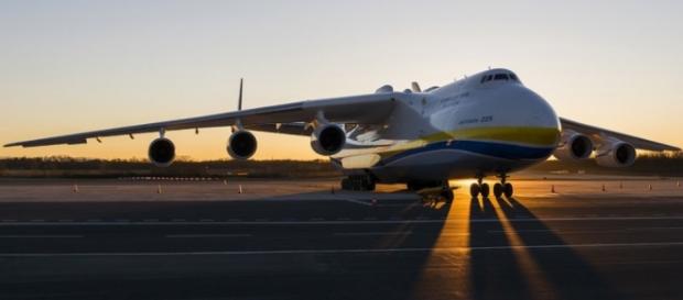 Antonov AN-225 Mriya, o maior avião do mundo Antonov AN-225 Mriya, o maior avião do mundo
