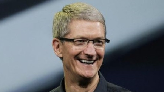 Tim Cook non lascia spazio ad un iPhone low cost