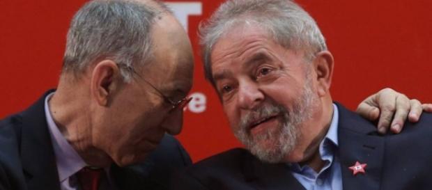 Lula é a pessoa mais atacada no Brasil, segundo PT Lula é a pessoa mais atacada no Brasil, segundo PT