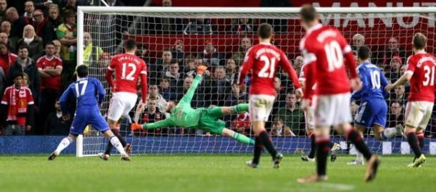 Red Devils e Blues procuram subir na tabela Red Devils e Blues procuram subir na tabela