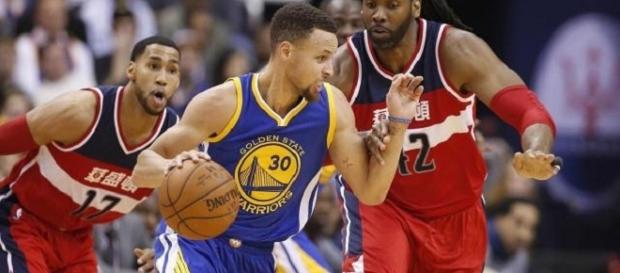 Stephen Curry en uno de sus últimos partidos Stephen Curry en uno de sus últimos partidos