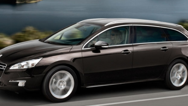 Arriva la nuova Peugeot 508 SW nera