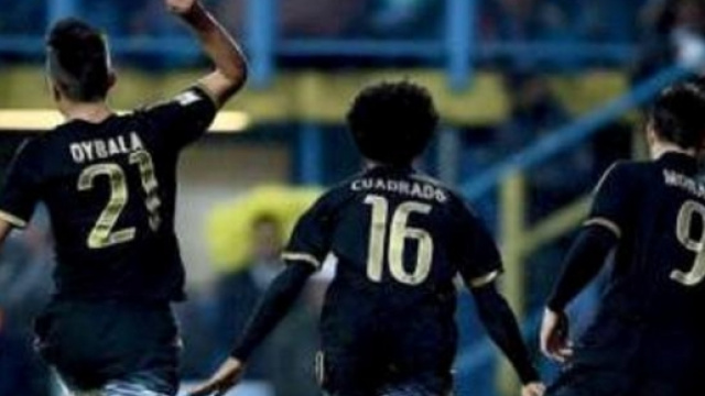 Bianconeri esultanti al gol di Cuadrado