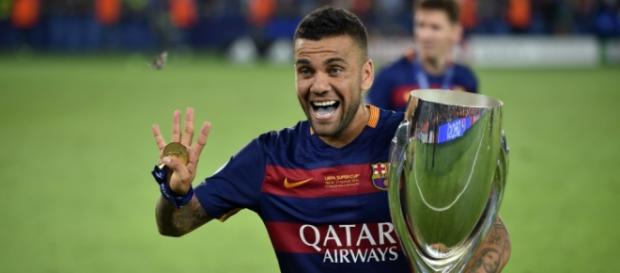 Daniel Alves é o principal alvo da China Daniel Alves é o principal alvo da China