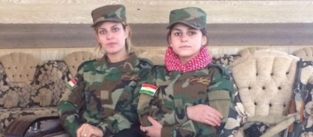 Două femei yazidi ce luptă împotriva ISIS-Foxnews Două femei yazidi ce luptă împotriva ISIS-Foxnews