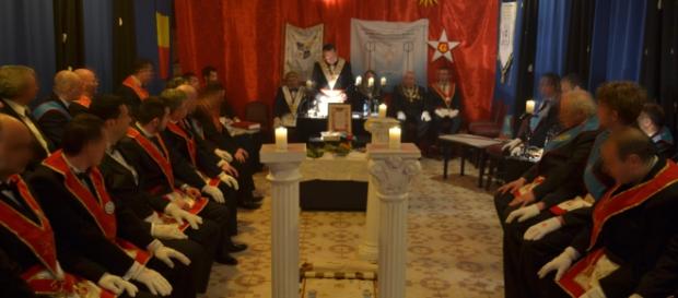 Imagine dintr-un templu masonic Imagine dintr-un templu masonic