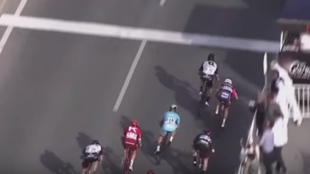 L'arrivo vittorioso di Mark Cavendish