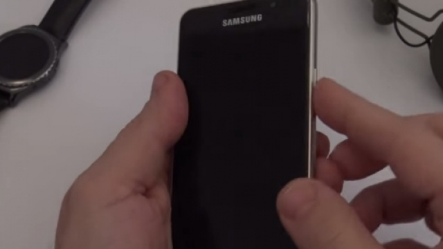 Samsung Galaxy A3 2016 prezzi, 8 febbraio