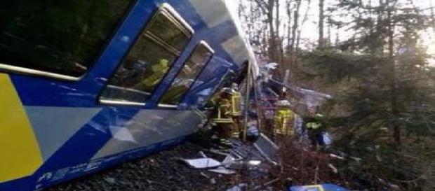 Accident feroviar la Bad Aibling, în Germania Accident feroviar la Bad Aibling, în Germania