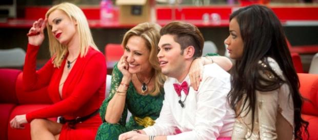 Nuevos famosos entran en la casa de GH VIP. Nuevos famosos entran en la casa de GH VIP.