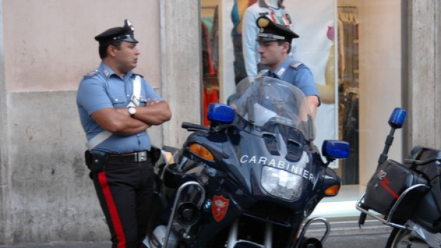 Coppia si suicida con il gas di scarico dell'auto