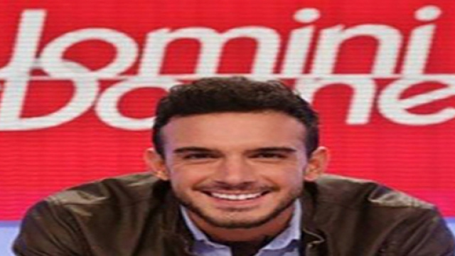 Una foto del noto tronista di Uomini e Donne
