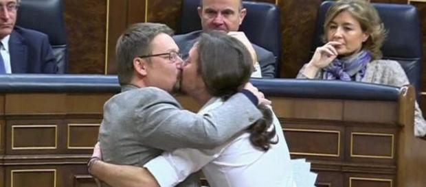 Beso de maestro masón de la discreción. Beso de maestro masón de la discreción.