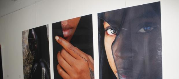 Dakar: Trois tableaux d'Angèle Etoundi Essamba Dakar: Trois tableaux d'Angèle Etoundi Essamba
