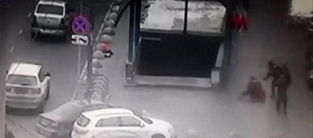 Mosca, frame di un video della donna arrestata. Mosca, frame di un video della donna arrestata.