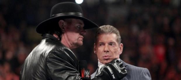 The Undertaker acepta pelear con Shane The Undertaker acepta pelear con Shane