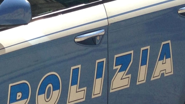 Polizia impegnata in un servizio di controllo