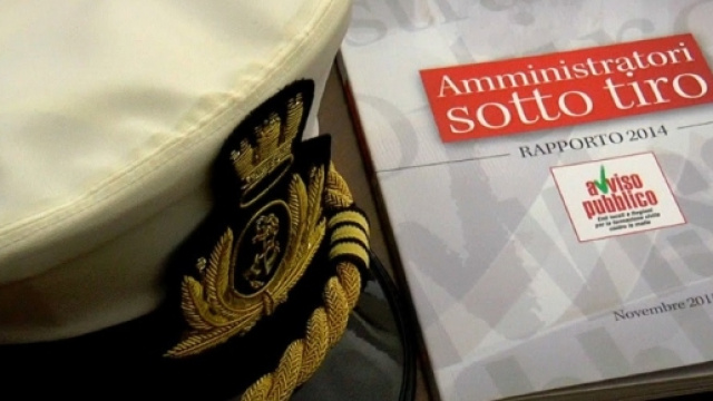 Una copia dell'annuale rapporto di Avviso Pubblico