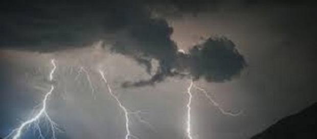 Allerta meteo: forte perturbazione in arrivo Allerta meteo: forte perturbazione in arrivo