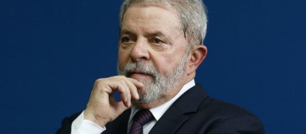 Lula tem prisão decretada pelo MP-SP Lula tem prisão decretada pelo MP-SP